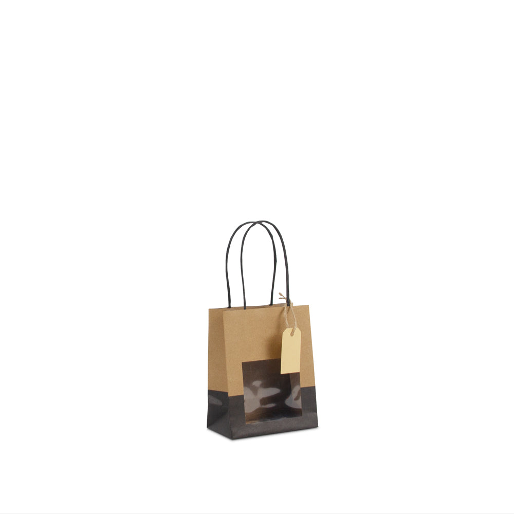 Twisted papieren cadeau draagtasjes met een venster en papieren hangtag