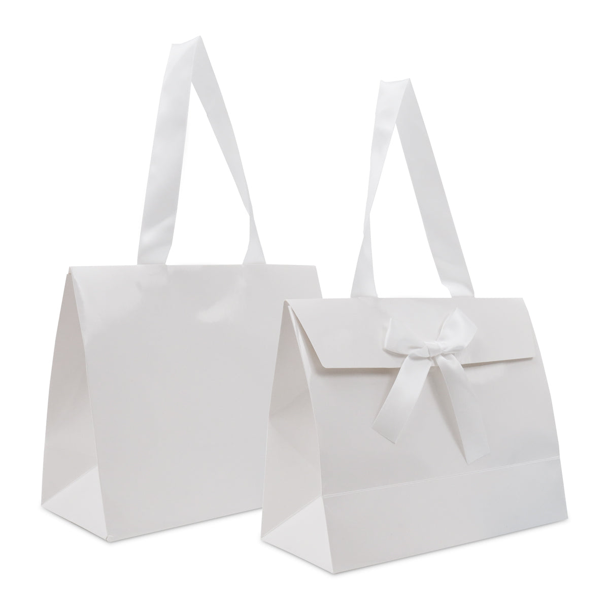 Papieren cadeau tasjes vv een strik