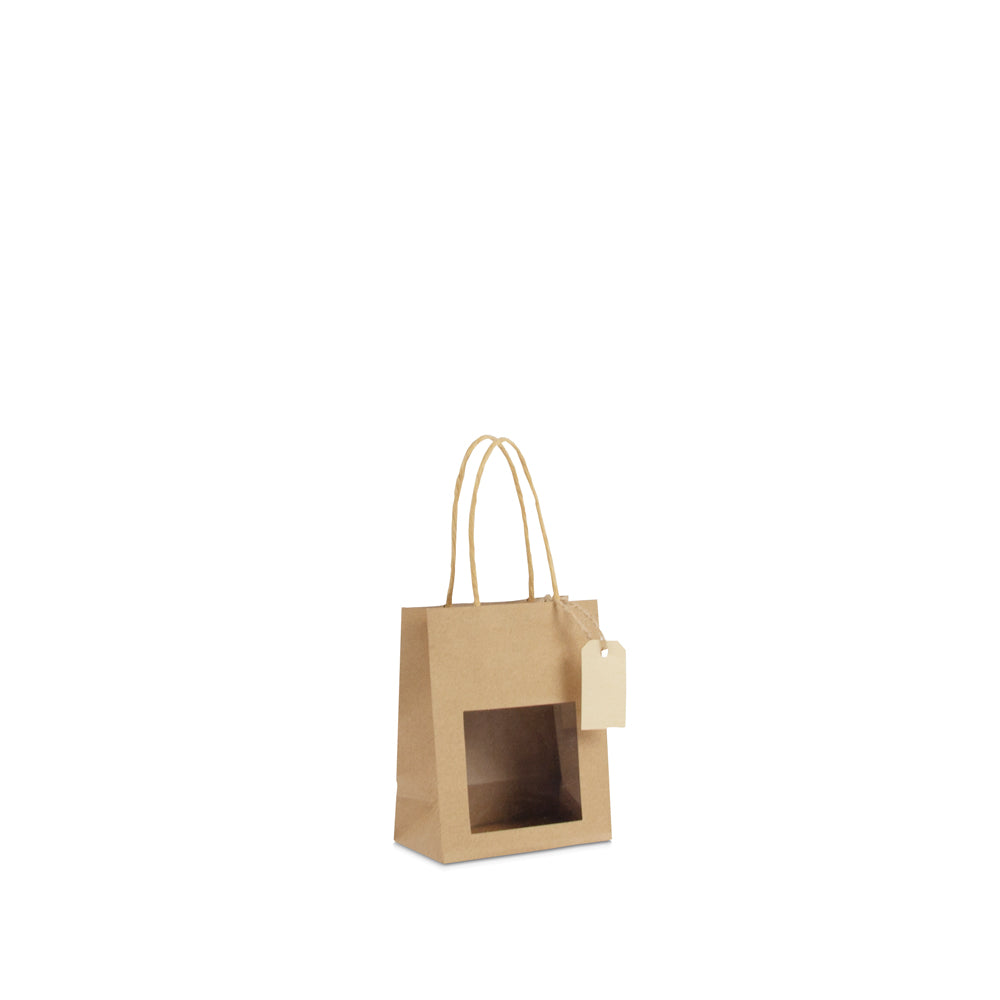 Twisted papieren cadeau draagtasjes met een venster en papieren hangtag